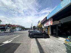 Upper Serangoon Road (D19), Shop House #581695041